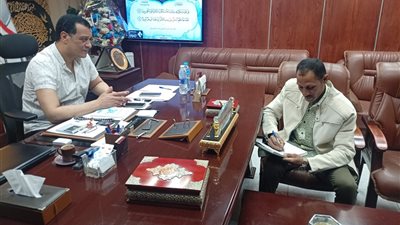 من الكثافات إلى تسريب الامتحانات.. وكيل تعليم سوهاج يفتح الملفات الشائكة