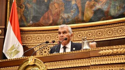 رئيس الشيوخ يرفع الجلسة العامة ويقرر عودة الانعقاد غداً الثلاثاء 