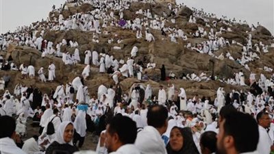 حجاج الجمعيات الأهلية 2026 تستلم تذاكر السفر للحج