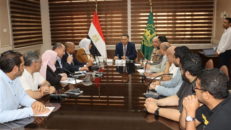 اجتماع محافظ القليوبية