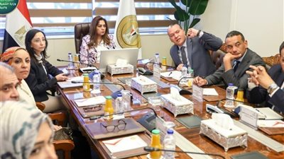 وزيرة التنمية المحلية ومحافظ البحيرة يستعرضان الرؤية المتكاملة لتحويل رشيد لوجهة سياحية 
