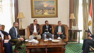 فوضى الأنظمة الغذائية .. مرضى عالقون في دوامة النصائح الطبية المتضاربة 