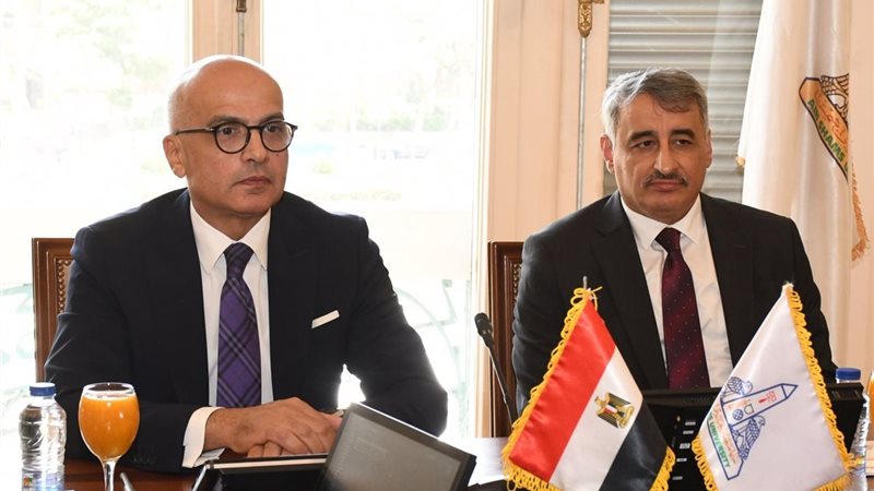 جامعة عين شمس 