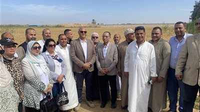 “عيد الحصاد” .. محافظ الإسكندرية يتابع موسم توريد القمح 