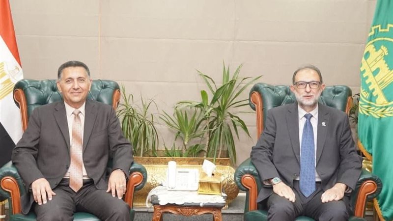 د طارق الهوبي ومحافظ