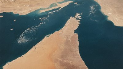 شروط إيرانية عمانية جديدة للملاحة في مضيق هرمز