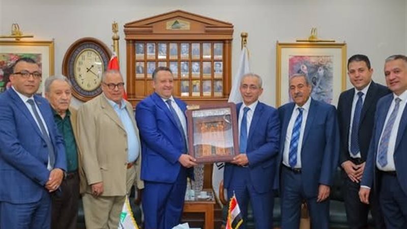 نقيب المهندسين يجتمع