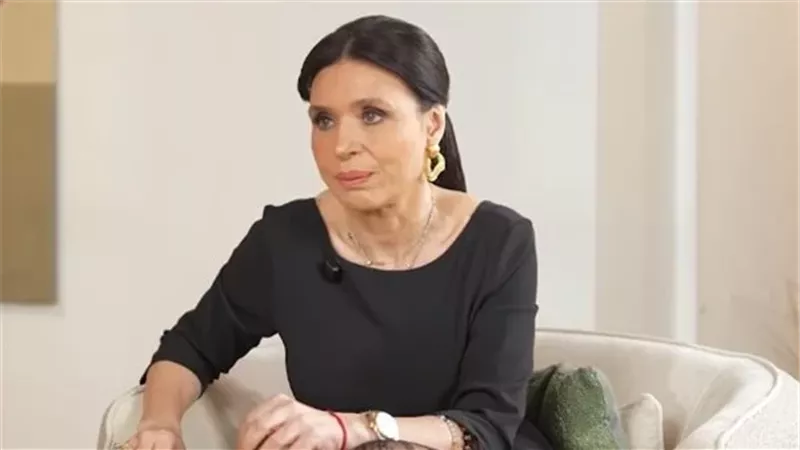 الراقصة دينا 