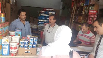 حملات تفتيشية لمراجعة منظومة تراخيص المحال العامة بالمنوفية