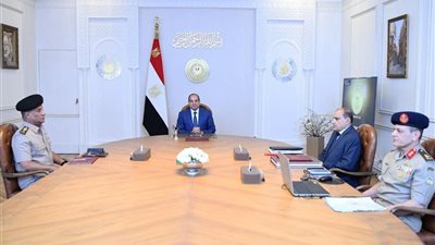 السيسي يشيد بتضحيات القوات المسلحة ويؤكد دورها المحوري في دعم التنمية