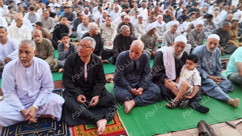 جانب من التوافد 