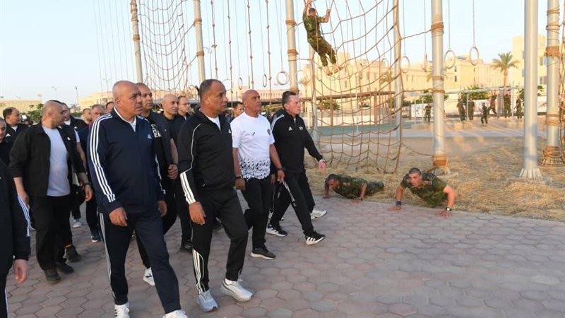 وزير الدفاع يتفقد