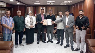 مديرتعليم سوهاج يكرم القائمين على مبادرة «بسيطة Baseta»