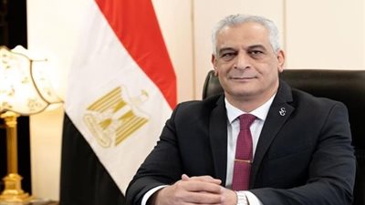 وزير الدولة للإنتاج الحربي يناقش مع طلاب هندسة الإسكندرية تطوير المشروعات البحثية