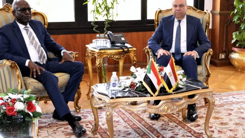 وزير الطيران المدني