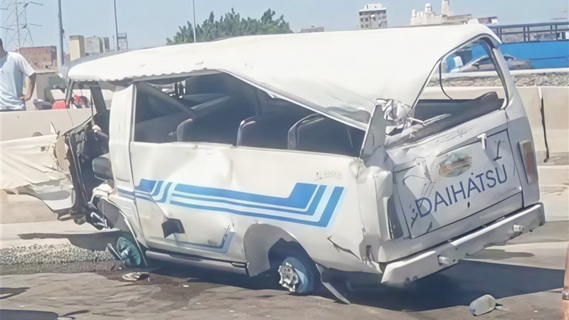 تصادم سيارة ميكروباص