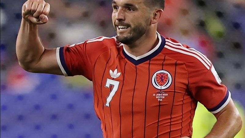 جون ماكجين لاعب خط