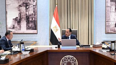 رئيس الوزراء يستعرض الموقف التنفيذي لمشروع المدينة الطبية لجامعة عين شمس.. تفاصيل