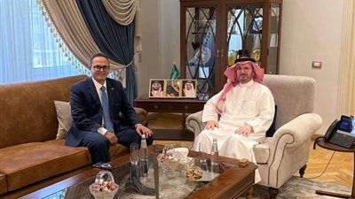 القنصل العام السعودي بالإسكندرية يبحث تعزيز التعاون الاقتصادي والاستثماري مع رجال الأعمال
