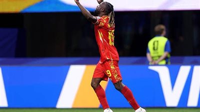 الكونغو الديمقراطية تقلب الطاولة أمام أوزبسكتان بثلاثية وتصعد لدور الـ32 بكأس العالم