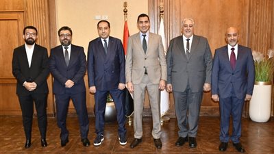 وزير الشباب يبحث دعم الأبطال الرياضيين مع «تاي هاوس» و«روابط الرياضية»