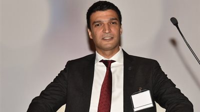 وزير الصناعة يكرم 19 موظفاً بديوان عام الوزارة وهيئاتها التابعة لحسن أدائهم