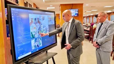 وزير التعليم يتابع امتحانات الثانوية من غرفة العمليات.. وتطبيق حاسم للتفتيش