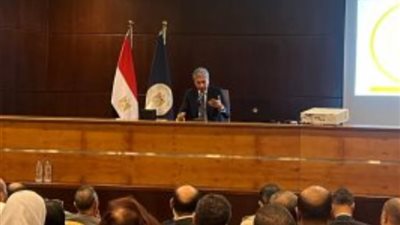 وزير السياحة يكشف عن نجاح برنامج التحول البيئي للفنادق ومراكب الغوص