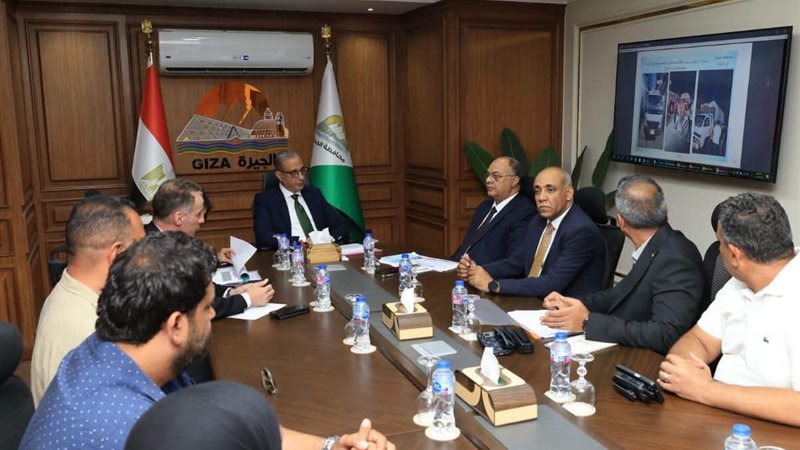 اجتماع محافظ الجيزة