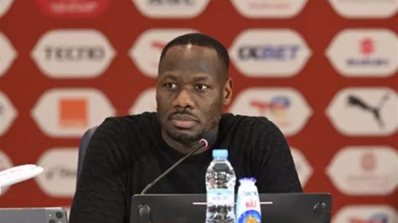 بابي ثياو مدرب منتخب السنغال لكرة القدم