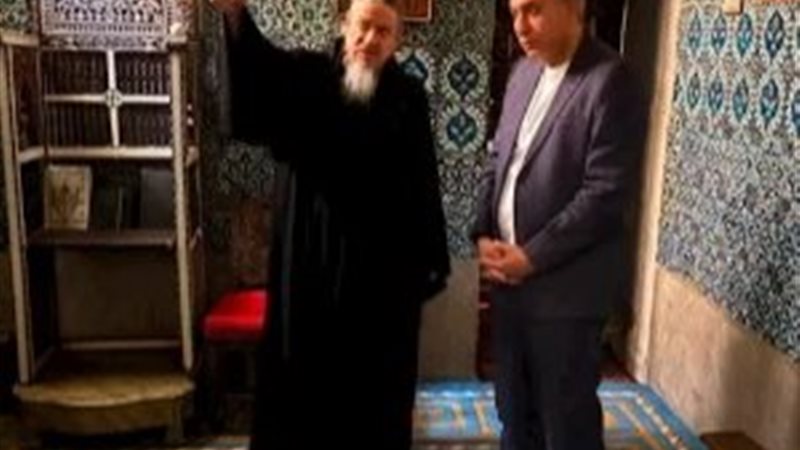 أثناء زيارة الوزير