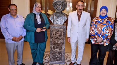 محافظ سوهاج يوجه برقمنة مكتبة رفاعة الطهطاوي لحماية المخطوطات النادرة