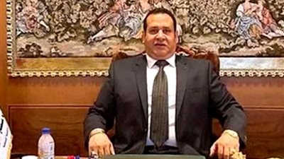 مالك معرض سيارات يتنازل ويشهد ببراءة 
