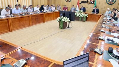 تعرف على تفاصيل اجتماع محافظ المنوفية برؤساء الوحدات المحلية