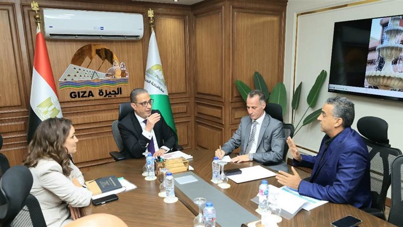 اجتماع محافظ الجيزة