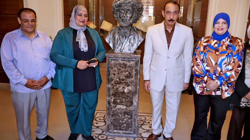 محافظ سوهاج وفريدة
