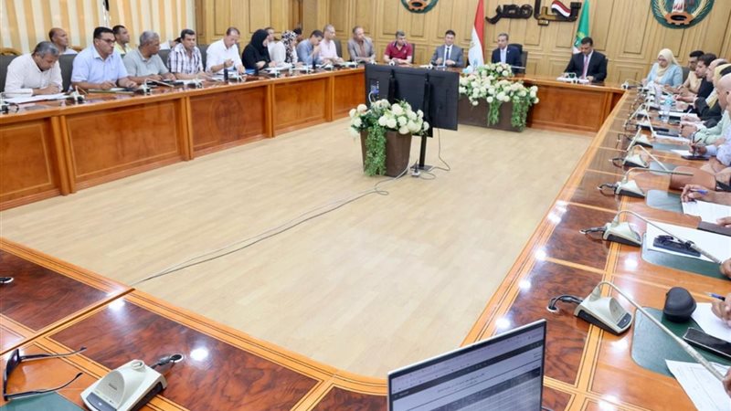 اثناء الاجتماع 