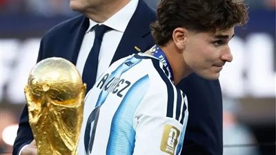 أتلتيكو مدريد يحسم موقفه من رحيل جوليان ألفاريز لبرشلونة