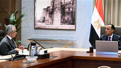 رئيس الوزراء يُتابع آخر مستجدات تطوير خدمات الشهر العقاري والتوثيقلة