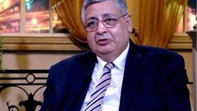 عوض تاج الدين: الانتقال المفاجئ بين الحر والتكييف يزيد خطر نزلات البرد