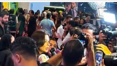 ياسمين عبد العزيز تخطف الأنظار في العرض الخاص لـ