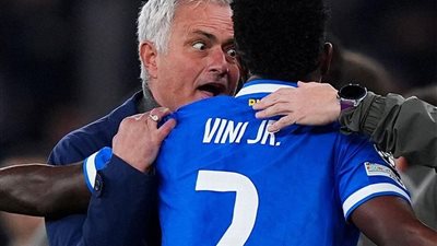 مورينيو يحسم موقفه من رحيل فينيسيوس عن ريال مدريد
