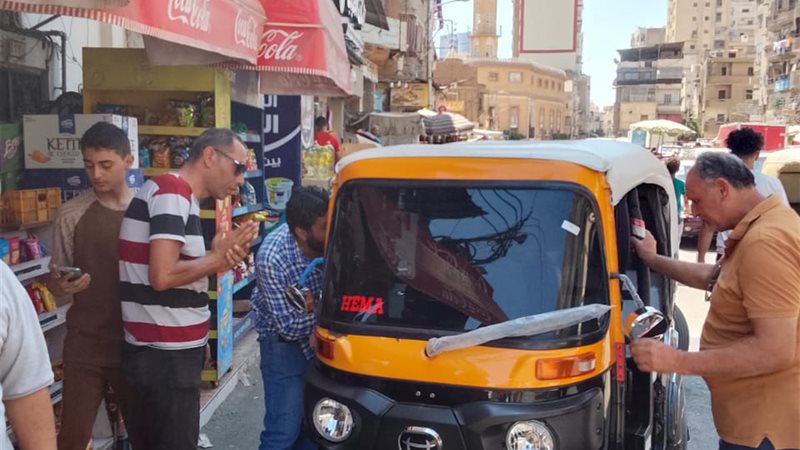 حملات مكثفة ومصادرة