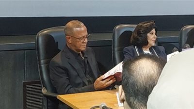 أشرف عبد الباقي يشيد بمشوار إسعاد يونس.. صنعت نجاحها رغم التحديات