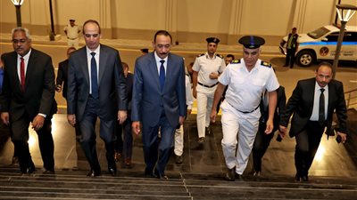 محافظ سوهاج يهنئ مدير الأمن الجديد.. ويؤكد دعم التنسيق بين الأجهزة الأمنية والتنفيذية 