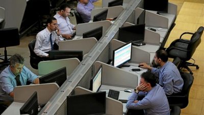 البورصة تفقد 14.3 مليار جنيه من قيمتها السوقية خلال أسبوع.. والأسهم الصغيرة تواصل الصعود