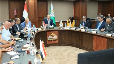محافظ الجيزة يشدد على سرعة البت في 777 طلباً متبقياً لتقنين أراضي أملاك الدولة