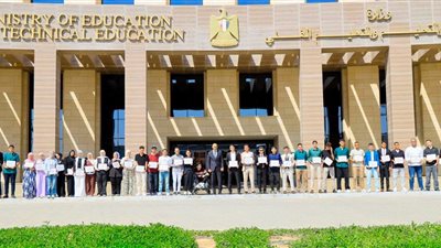 وزير التعليم يحتفي بأوائل الثانوية العامة 2025/2026 ويؤكد: المتفوقون ركيزة بناء الجمهورية 