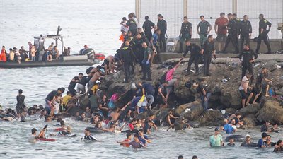 باييس: إسبانيا تنشيء مشرحة مؤقتة في سبتة لاستقبال جثث المهاجرين من المغرب