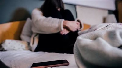من «الثقة» إلى «التهديد».. كيف تحولت الخصوصية الزوجية إلى أداة للابتزاز؟
